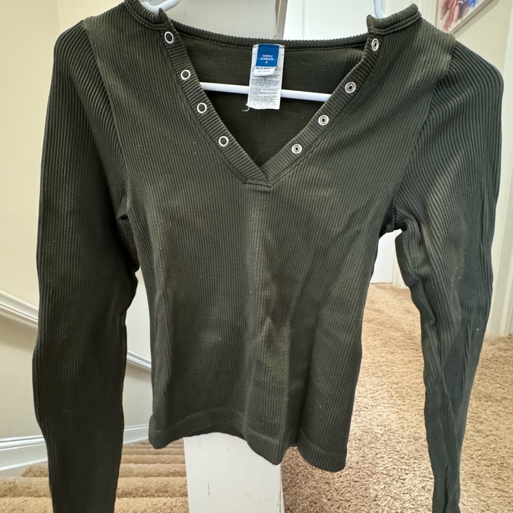Old Navy Olive Ribbed Seamless V-Neck Long Sleeve Top with Grommets